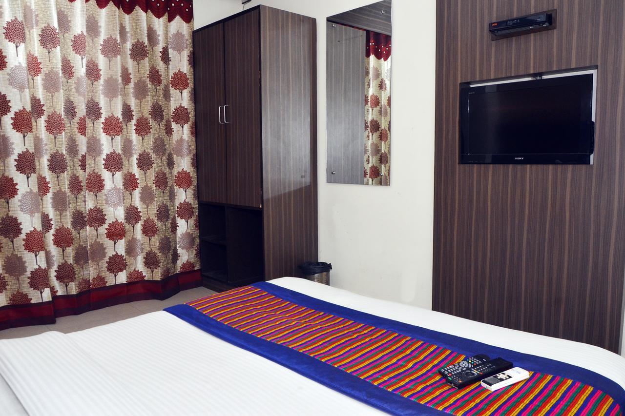 OYO 18753 Hotel Glance Inn Nuova Delhi Esterno foto